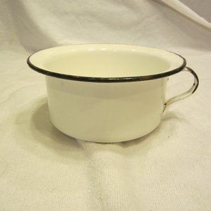 VTG LARGE ENAMEL CUP, WHITE W/BLACK ACCENTS